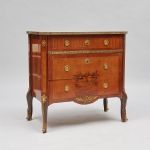 1021 8233 CHEST OF DRAWERS